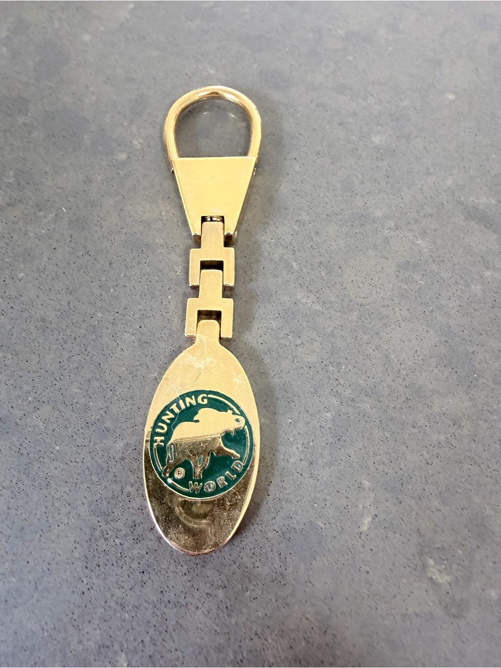 Gold-Tone Keychain vintage Hunting World